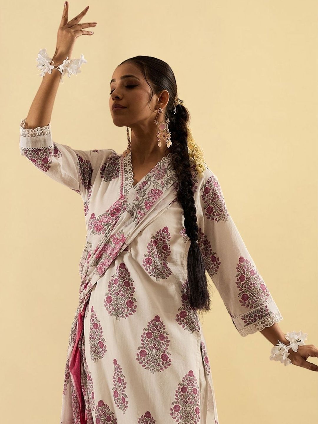 Women Floral Printed Regular Pure Cotton Kurta with Trousers & With Dupatta