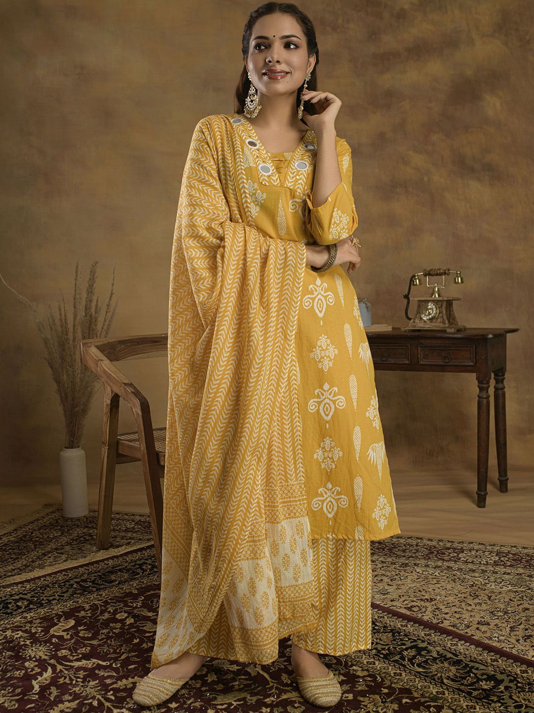 Dhiyona SN Women's Ethnic Motifs Printed Regular Mirror Work Pure Cotton Kurti set