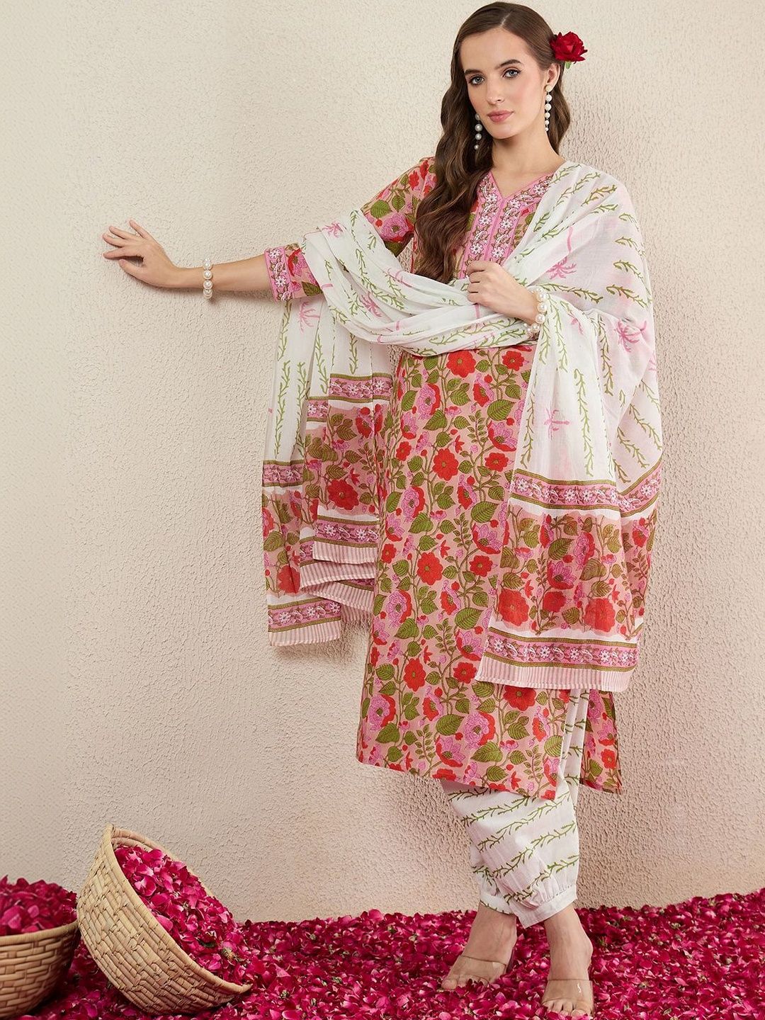 Women Floral Printed Regular Thread Work Pure Cotton Kurta with Patiala & With Dupatta