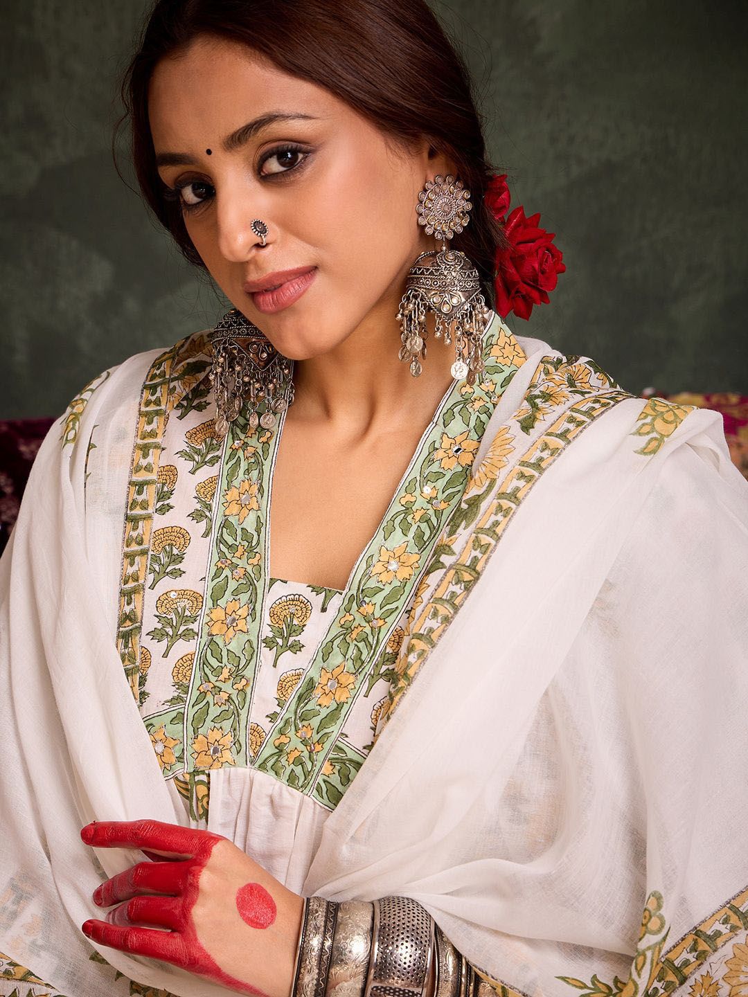 Dhiyona IE Floral Printed Empire V-Neck Pure Cotton A-Line Kurta With Trousers And Dupatta