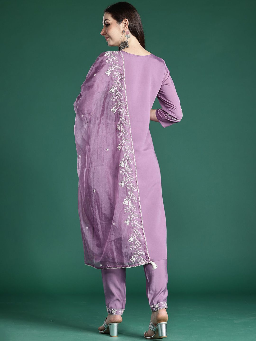 Dhiyona IE Women Floral Embroidered Regular Kurta with Trousers & With Dupatta
