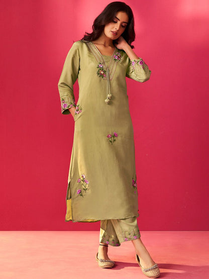 Dhiyona IE Embroidered V-Neck Top With Trousers Co-Ords