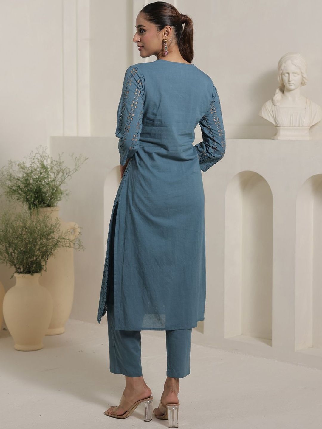 Women Floral Embroidered Regular Thread Work Pure Cotton Kurta with Trousers