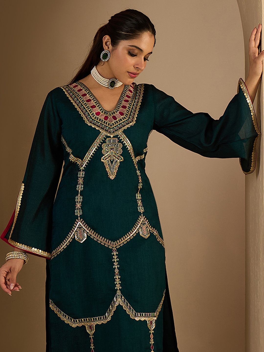 Dhiyona IE Embroidered Tunic With Trousers Co-Ords