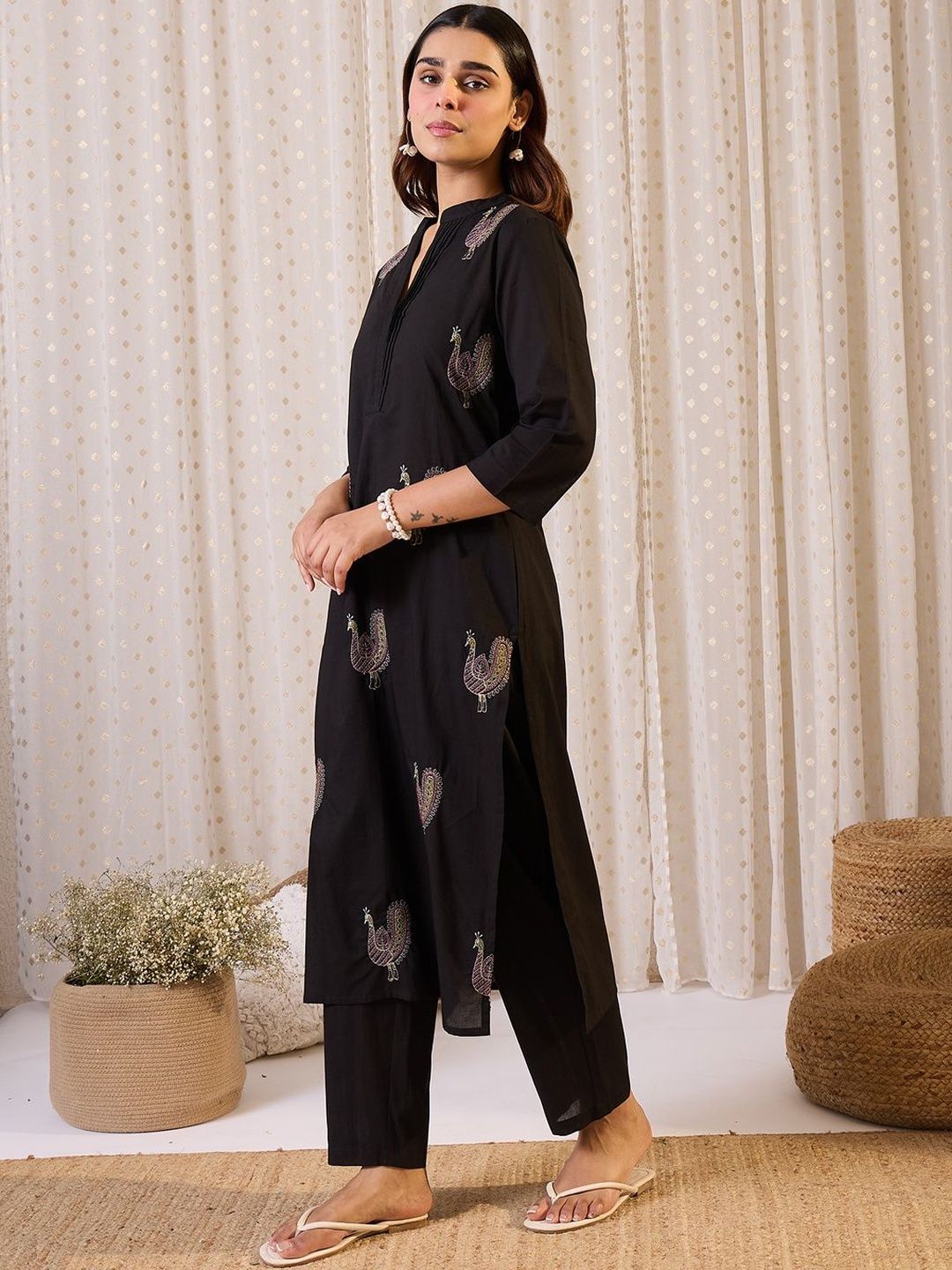 Women Ethnic Motifs Embroidered Regular Thread Work Cotton Kurta Set