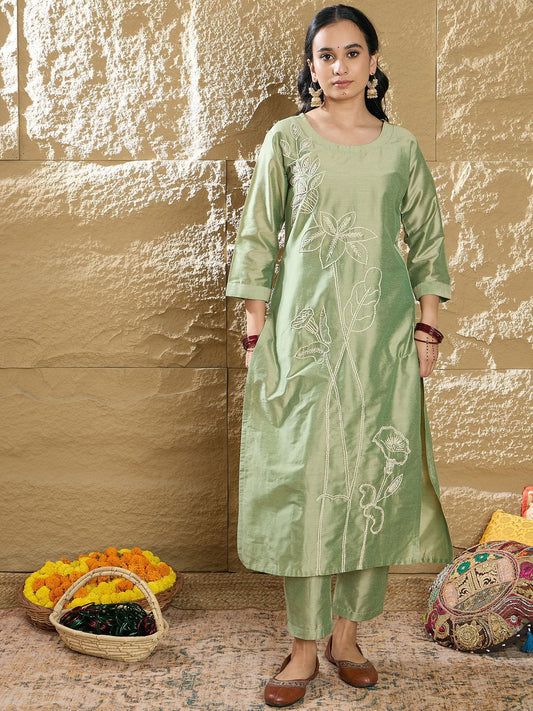 Dhiyona IE Women Floral Embroidered Regular Thread Work Kurta with Trousers
