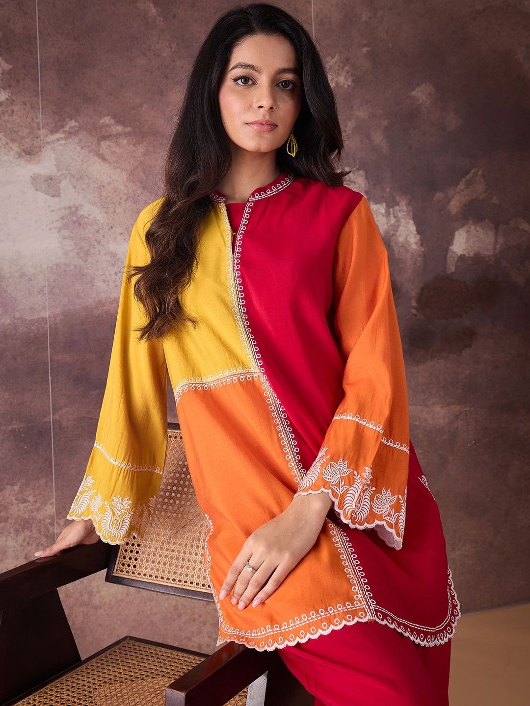 Colourblocked Band Collar Thread Work Kurti With Trouser
