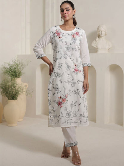 Women Floral Printed Regular Kurta with Trousers & With Dupatta