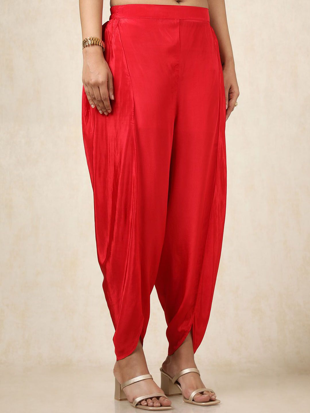 Dhiyona SO Women's Floral Yoke Design Sequinned Silk Crepe Kaftan Kurta With Trouser