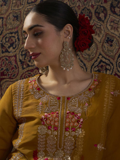 Ethnic Motifs Embroidered Round Neck Thread Work Kurta With Palazzos & Dupatta