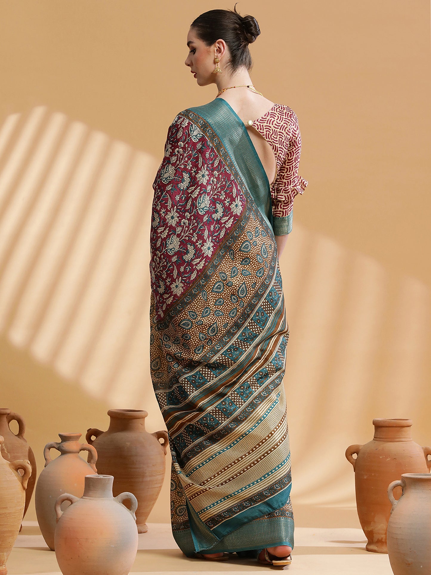 Women's Cotton Blend Magenta Printed Designer Saree With Blouse Piece