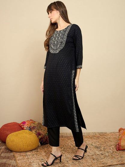 Dhiyona IE Floral Embroidered Zari Straight Kurta