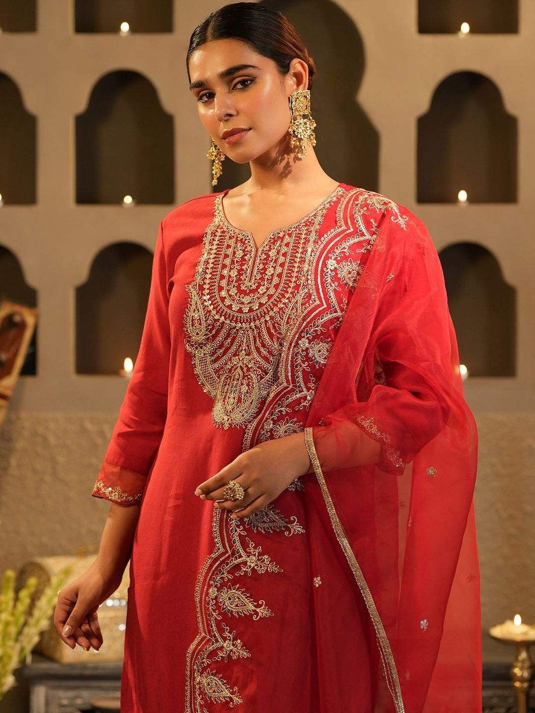 Women Ethnic Motifs Embroidered Regular Thread Work Liva Kurta with Trousers & With Dupatta