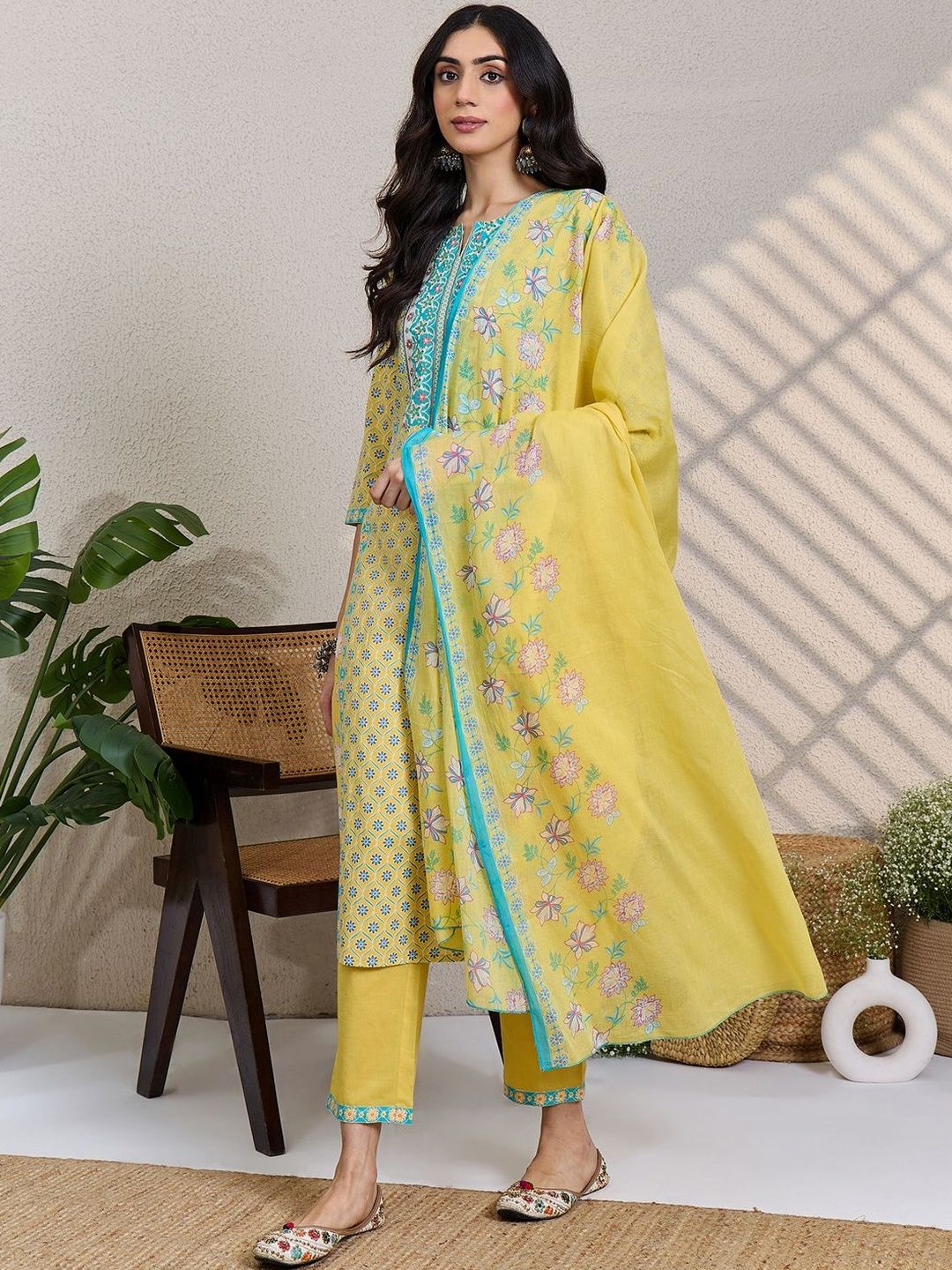 Floral Printed Notch Neck Pure Cotton Straight Kurta & Trousers With Dupatta