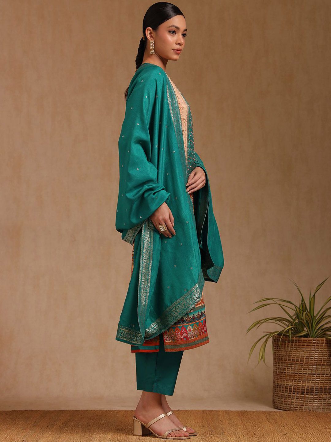 Dhiyona SO Women's Floral Printed Beads and Stones Straight Kurta With Trouser And Dupatta
