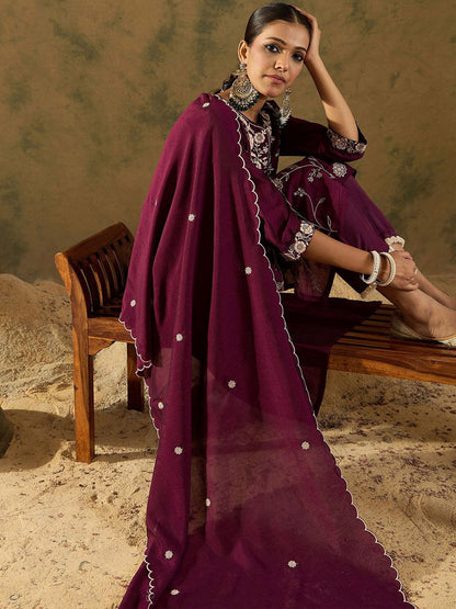Dhiyona IE Ethnic Floral Embroidered Thread Work Detail Regular Slevees Round Neck Kurta Set