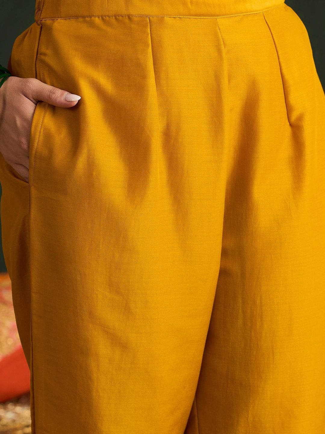 Dhiyona IE Women Ethnic Motifs Embroidered Regular Thread Work Kurta with Trousers & With Dupatta