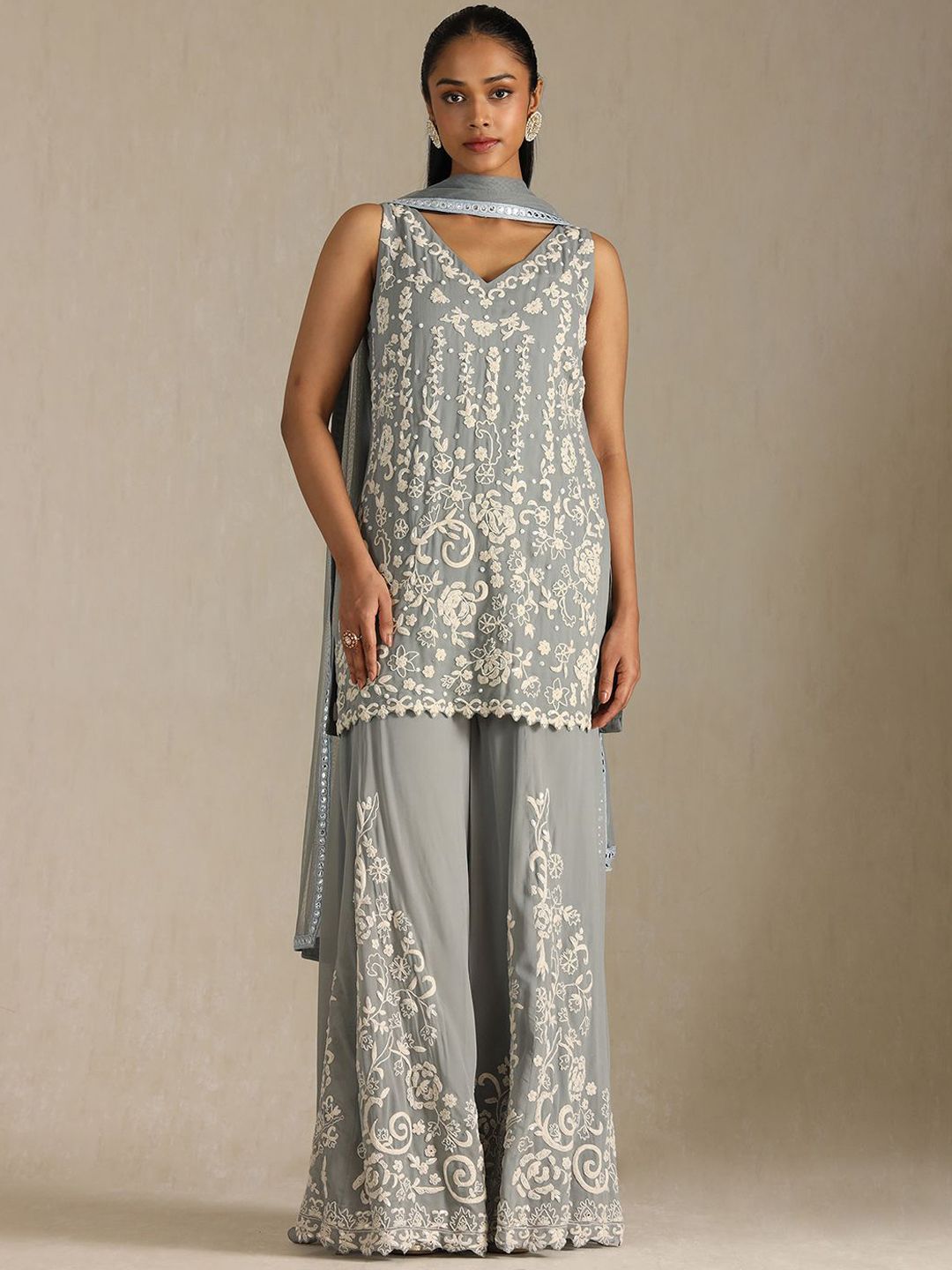 Dhiyona SO Women's Women Floral Printed Regular Beads and Stones Silk Georgette Kurta with Sharara & With Dupatta