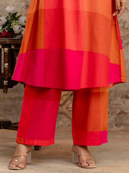 Women Colourblocked V-Neck Regular Kurta with Trousers
