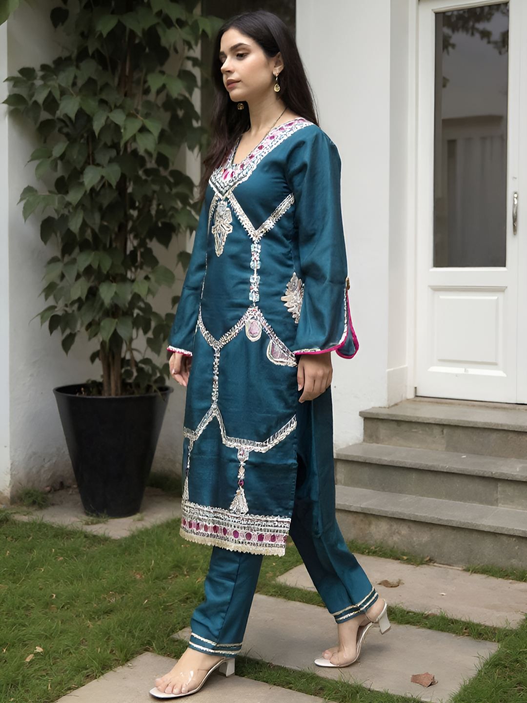 Ethnic Motifs Embroidered Straight Kurta With Trousers