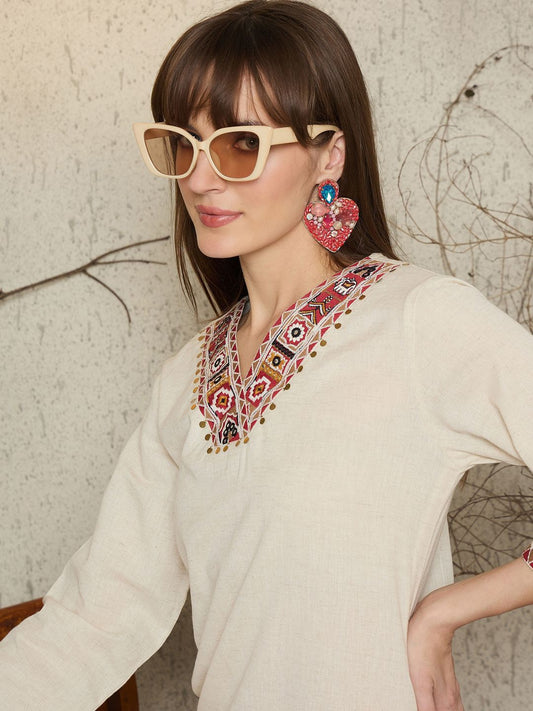 Ethnic Motifs Embroidered V-Neck Straight Thread Work Kurta With Trouser