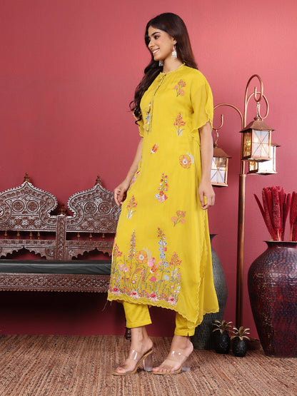 Dhiyona VR Women's Floral Thread Embroidered Silk Kaftan With Tonal Bottom