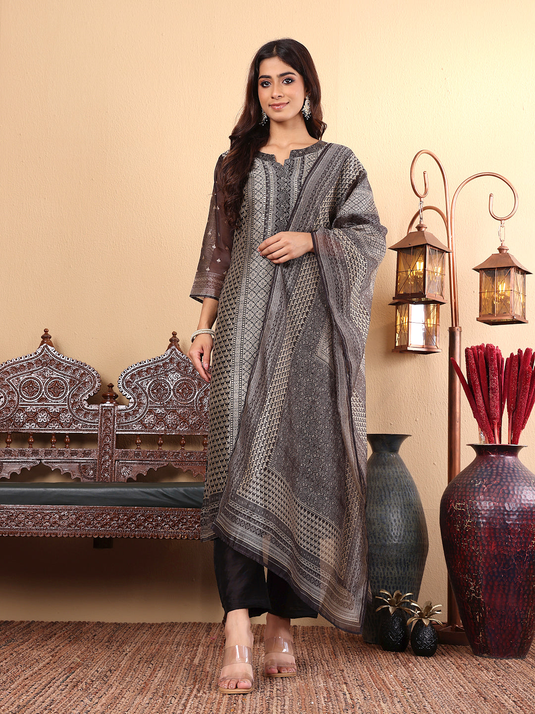 Dhiyona VR Women's Chanderi Silk Geometric Printed Kurta Paired With Bottom And Dupatta