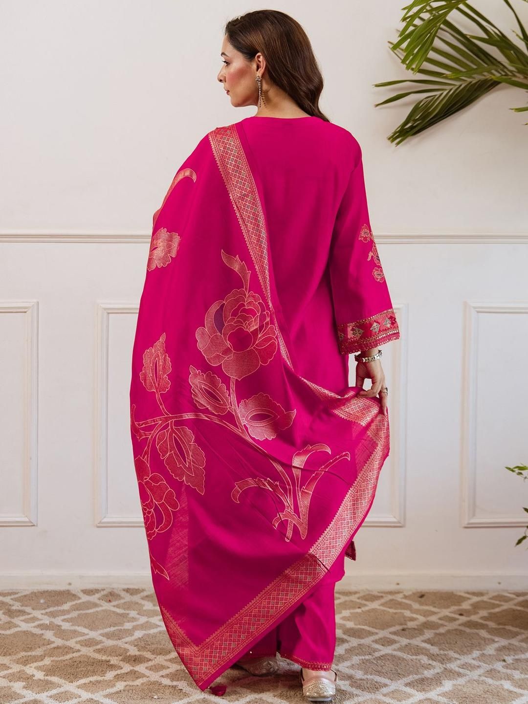 Women Floral Embroidered Thread Work Kurta with Palazzos & Dupatta