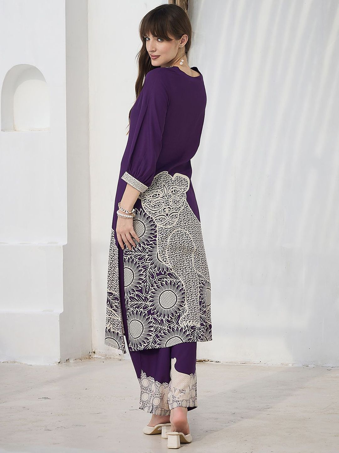Dhiyona IE Animal Printed Pure Cotton V-Neck Tunic With Trousers