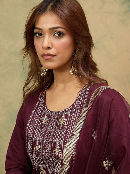 Dhiyona VA Women'sYoke or Border Embroidered Zari Straight Kurta With Trousers & Dupatta