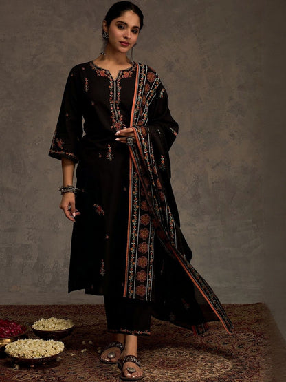 Women Embroidered Thread Work Pure Cotton Kurta with Trousers & Dupatta