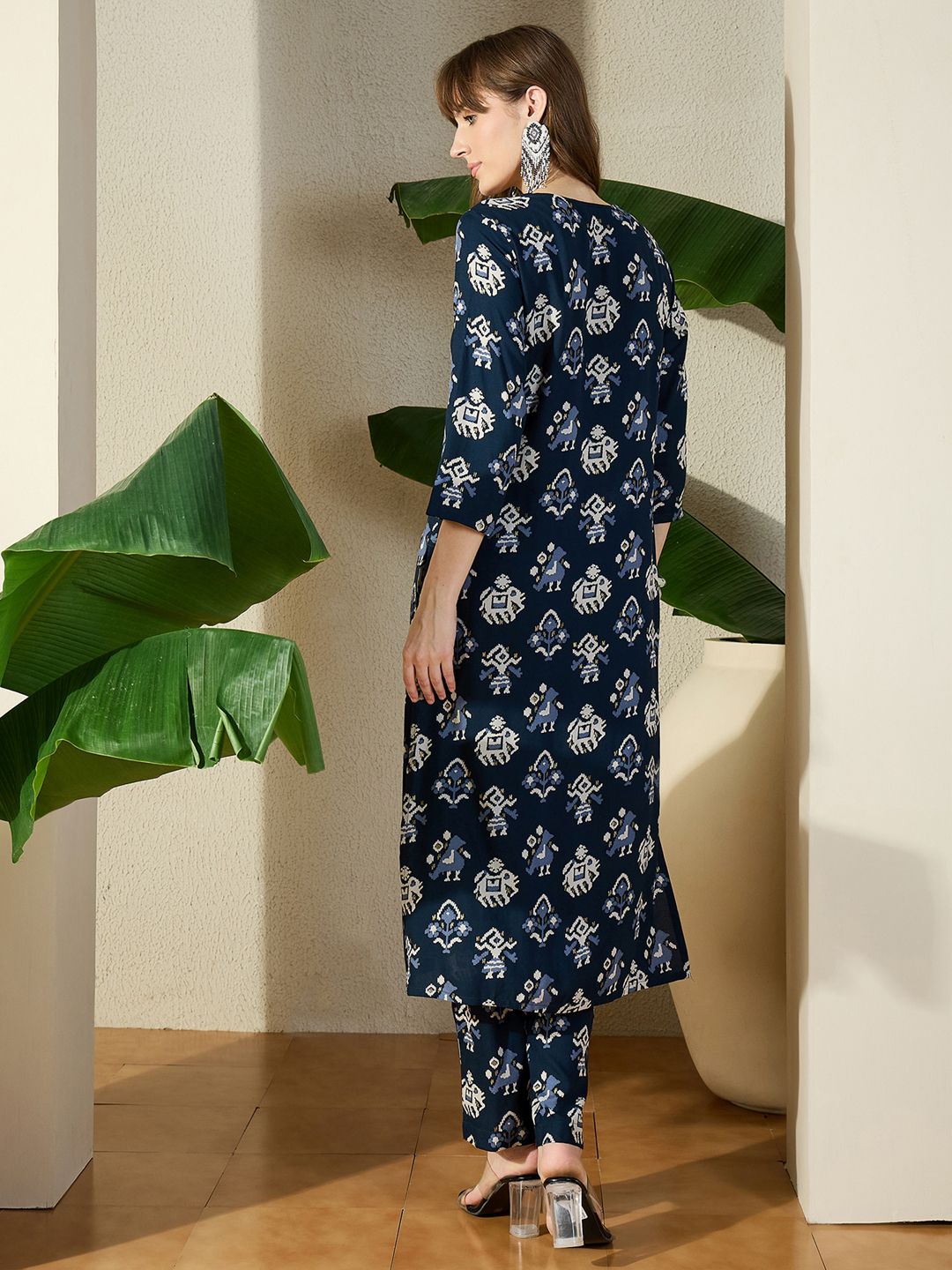 Women Ethnic Motifs Printed Regular Kurta with Trousers