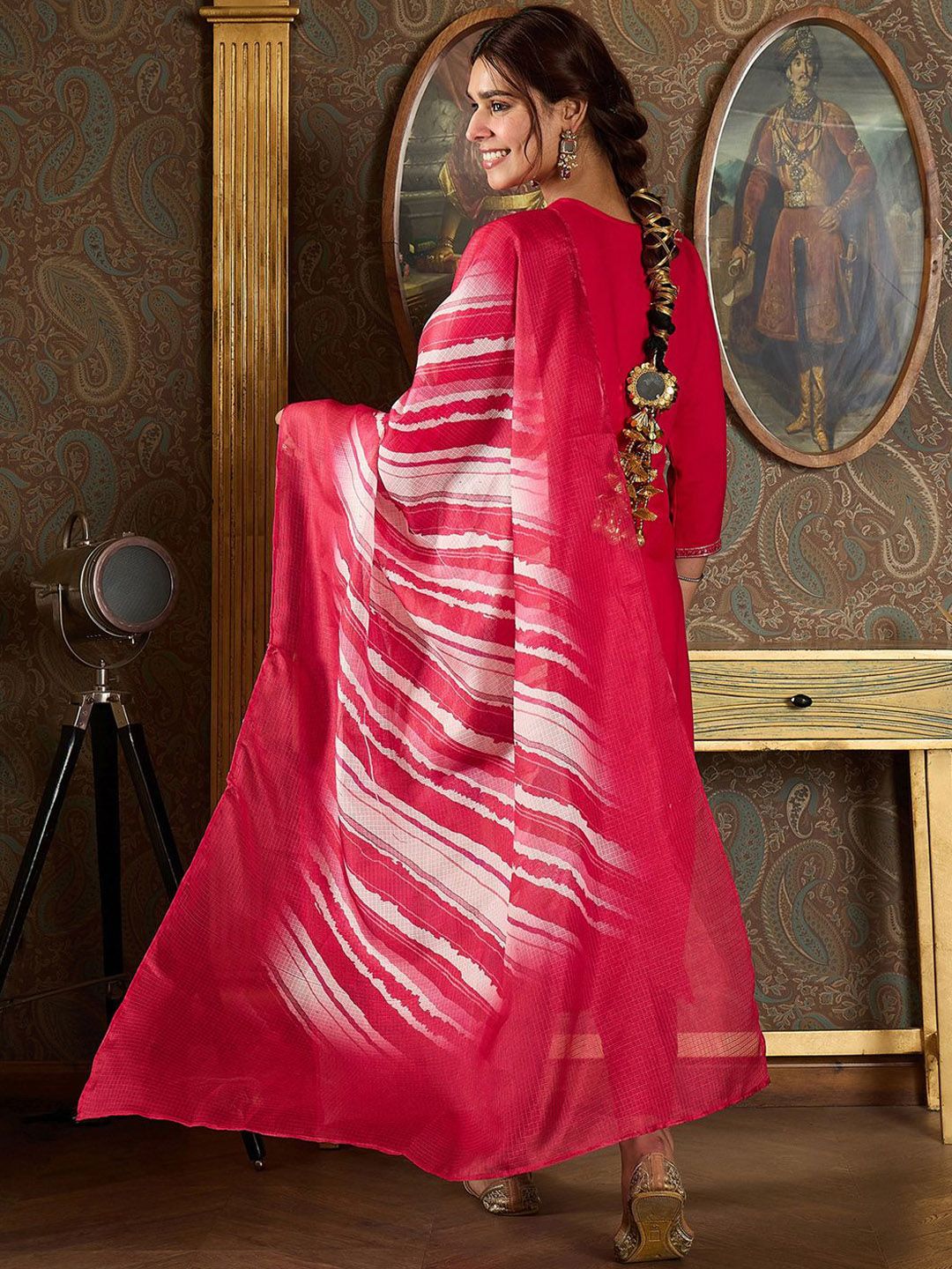 Floral Embroidered Thread Work Straight Kurta With Trousers And Dupatta