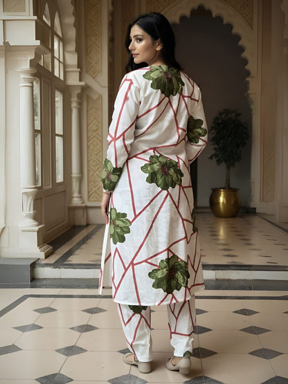 Dhiyona IE Women's Women Floral Printed Regular Thread Work Pure Cotton Kurta with Trousers