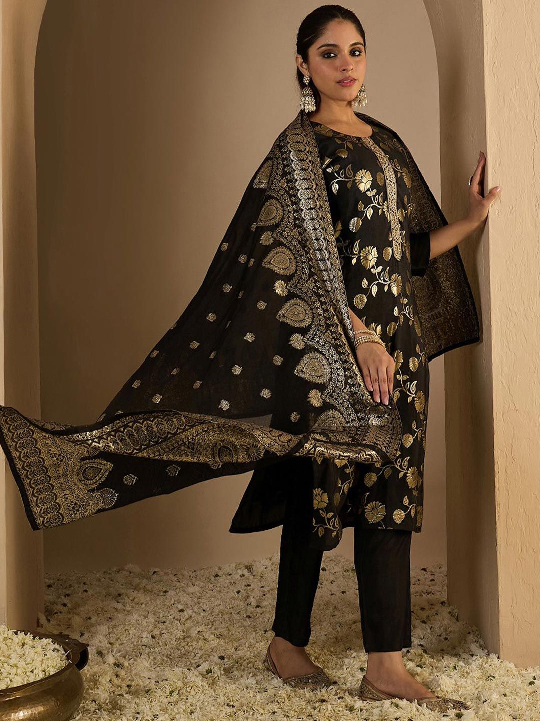 Floral Woven Design Straight Kurta With Trousers & Dupatta