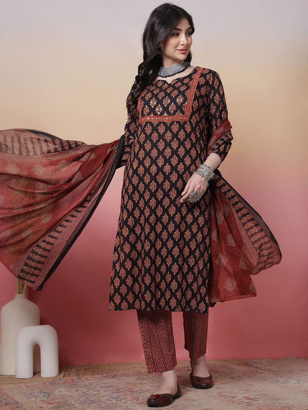 Dhiyona SN Women's Hand Floral Printed Notch Neck Pure Cotton Straight Kurta With Trouser & Dupatta