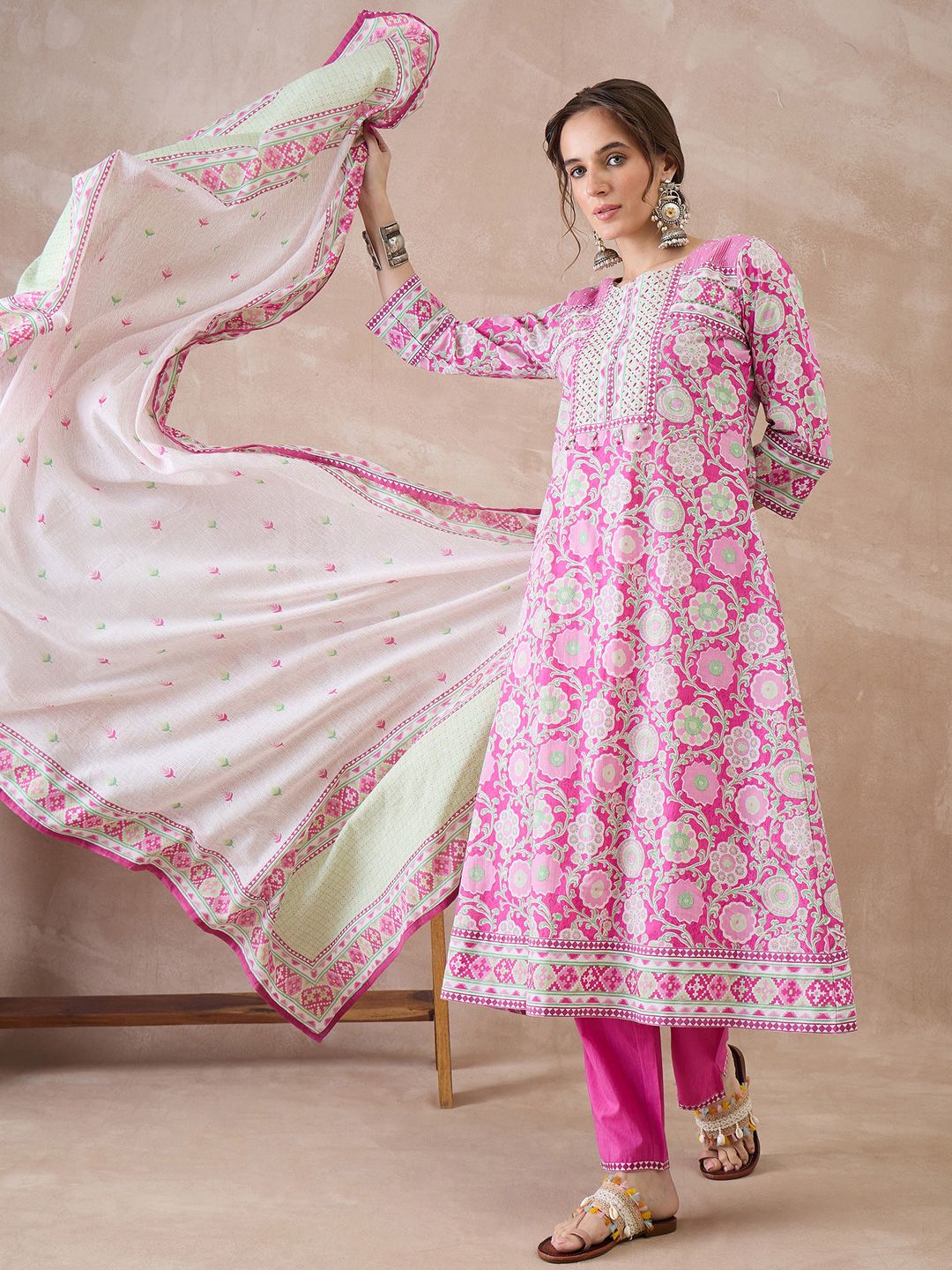 Dhiyona IE Women Floral Printed Regular Thread Work Pure Cotton Kurta with Trousers & With Dupatta