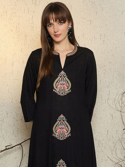 Ethnic Motifs Embroidered Mandarin Collar A-Line Thread Work Kurta With Trouser