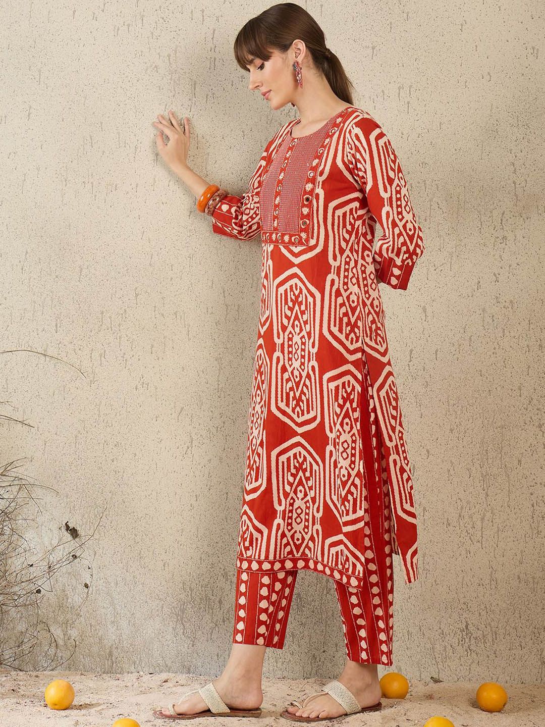 Women Ethnic Motifs Printed Pure Cotton Kurta with Trouser