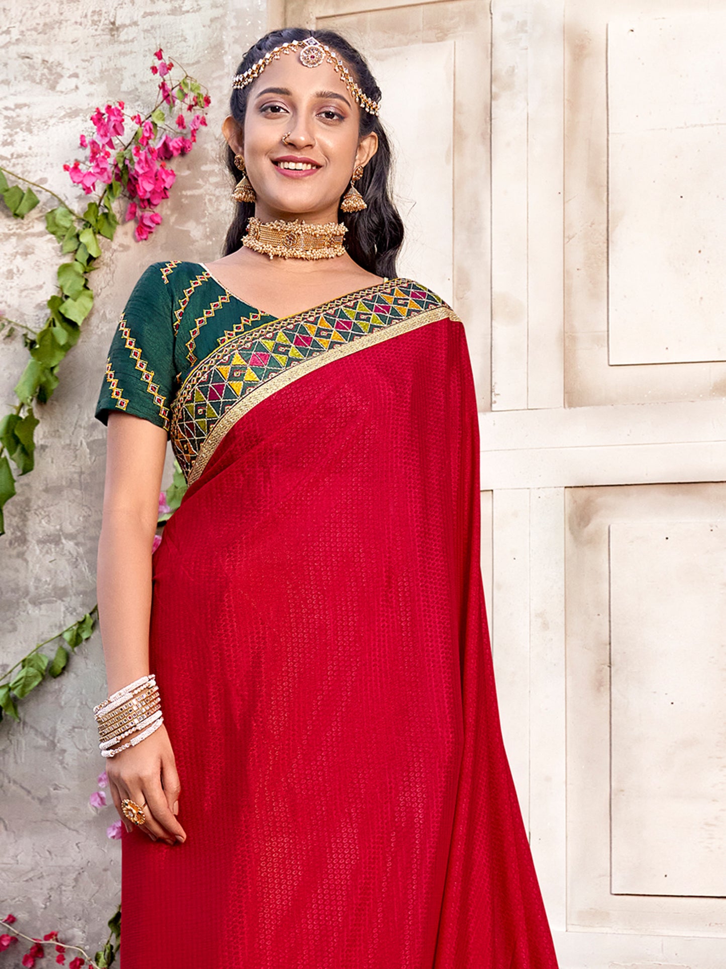 Women's Chiffon Pink Embellished Designer Saree With Blouse Piece