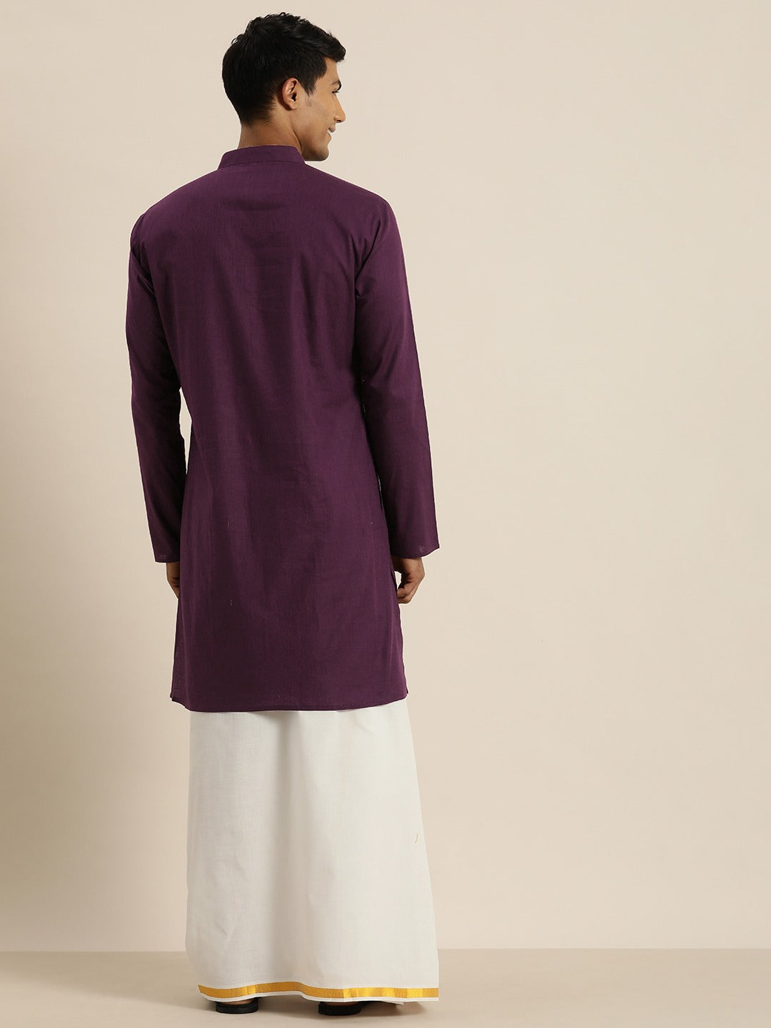 Men's Purple Cotton Blend Straight Kurta And Mundu Set