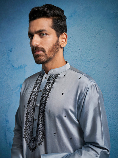 Men's Gray Silk Blend Straight Kurta And Pyjama Set.