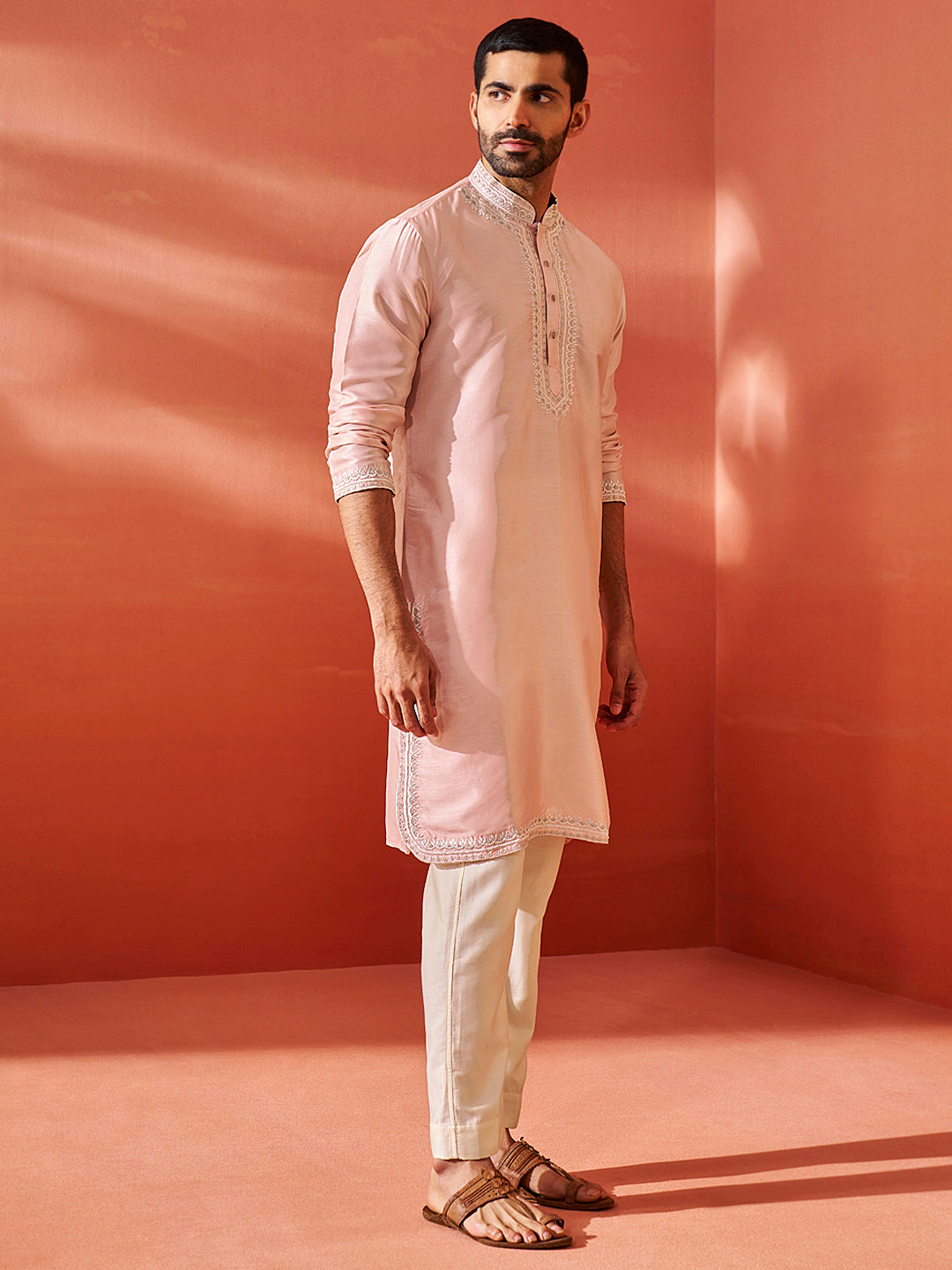 Men's Peach Silk Blend Straight Kurta And Pyjama Set.
