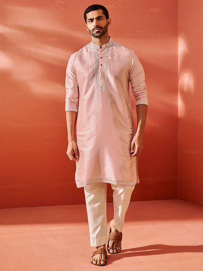 Men's Peach Silk Blend Straight Kurta And Pyjama Set.