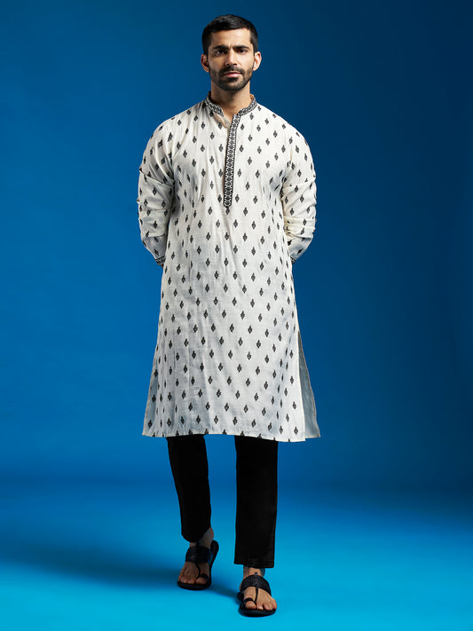Men's Black Silk Blend Straight Kurta And Pyjama Set