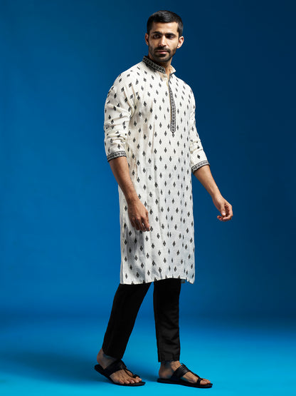 Men's Black Silk Blend Straight Kurta And Pyjama Set