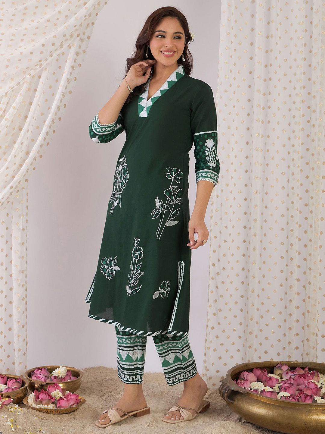 Dhiyona IE Floral Printed Pure Cotton V Neck Straight Tunic And Trousers