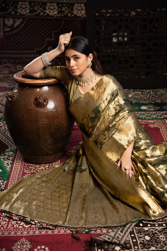 Dhiyona GR Women's Vedika Grey Jimmi Choo Zari Woven Saree