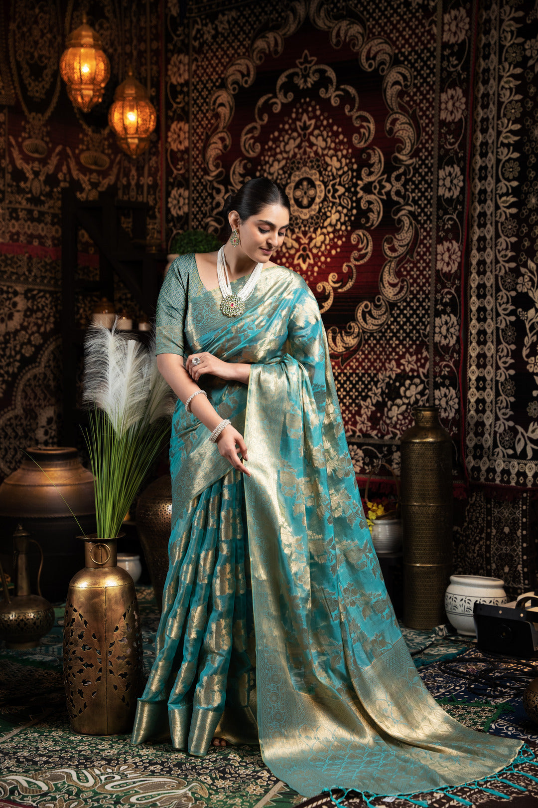 Dhiyona GR Women's Vedika Blue Jimmi Choo Zari Woven Saree