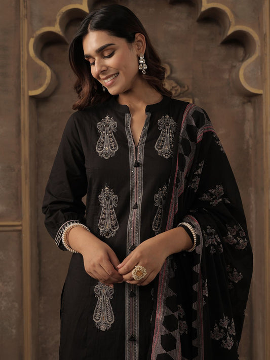 Embroidered Mandarin Collar Thread Work Pure Cotton Kurta With Trousers & Dupatta